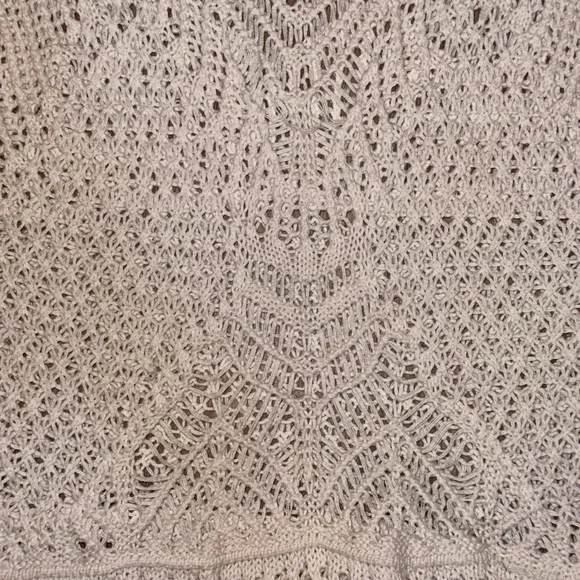 Abercrombie Crochet Tank in cream- Size Medium - Picture 4 of 7